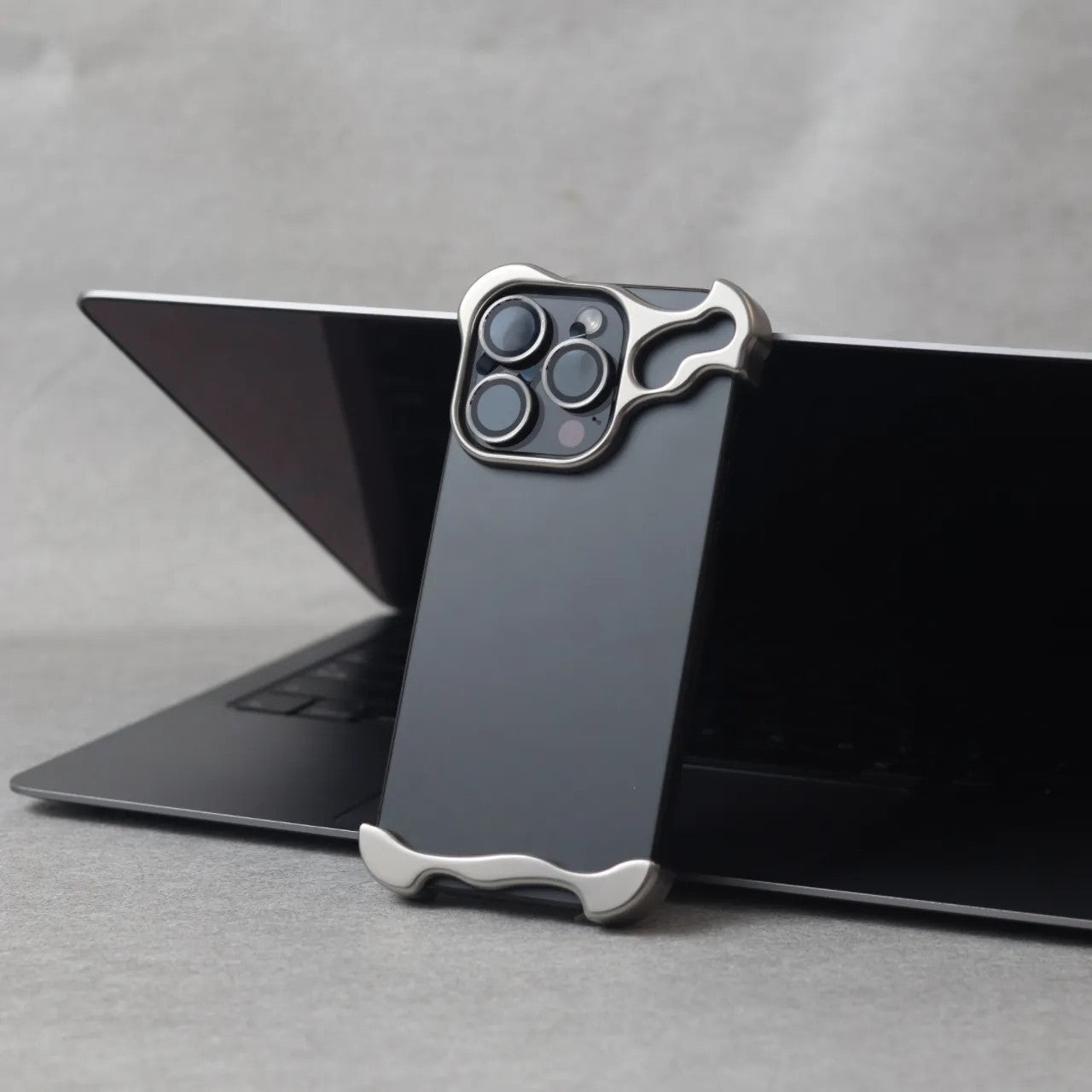 Zinc Alloy Suitable For 15romax Phone Cases - HZ Mobile