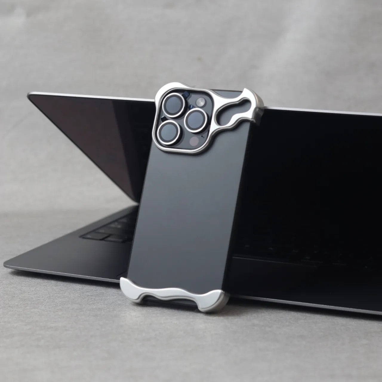 Zinc Alloy Suitable For 15romax Phone Cases - HZ Mobile